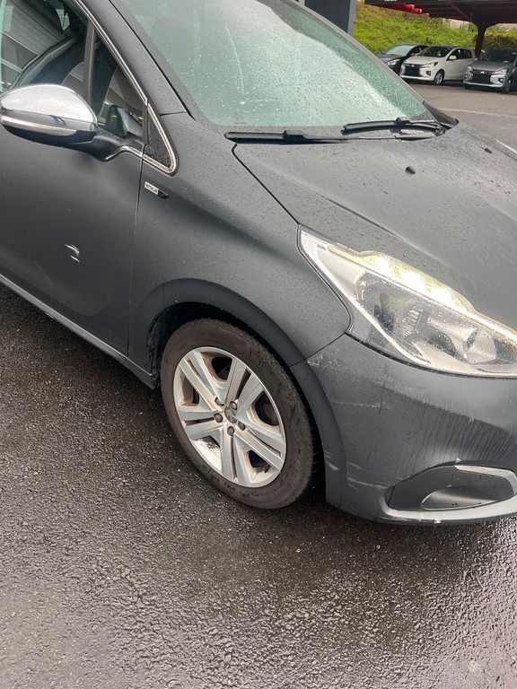 PEUGEOT Peugeot 208 1.2 vti, Petrol, Second hand / Used, Manual - 2
