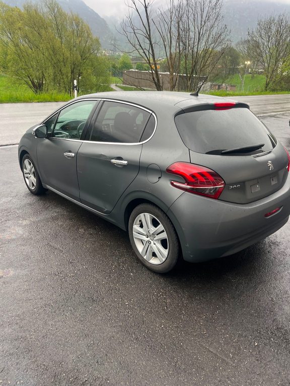 PEUGEOT Peugeot 208 1.2 vti, Petrol, Second hand / Used, Manual - 5