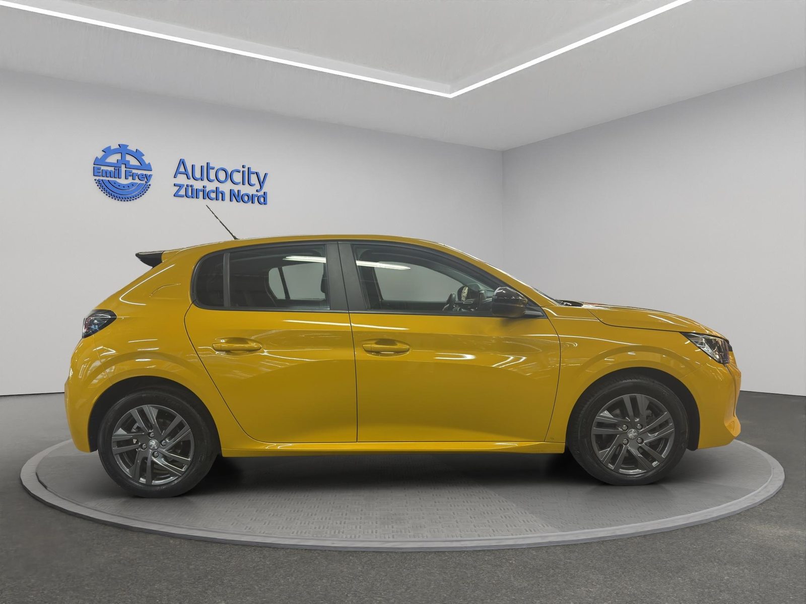 PEUGEOT 208 1.2 PureTech 100 Active Pack, Benzin, Occasion / Gebraucht, Automatik - 5