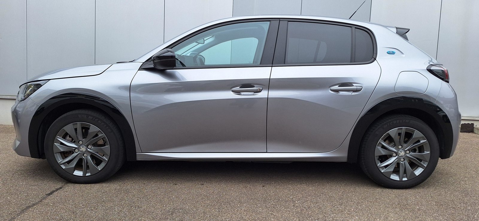 PEUGEOT 208 e-Allure 11kW 3-Phasen OBC/50kWh Batterie, Elektro, Occasion / Gebraucht, Automatik - 2