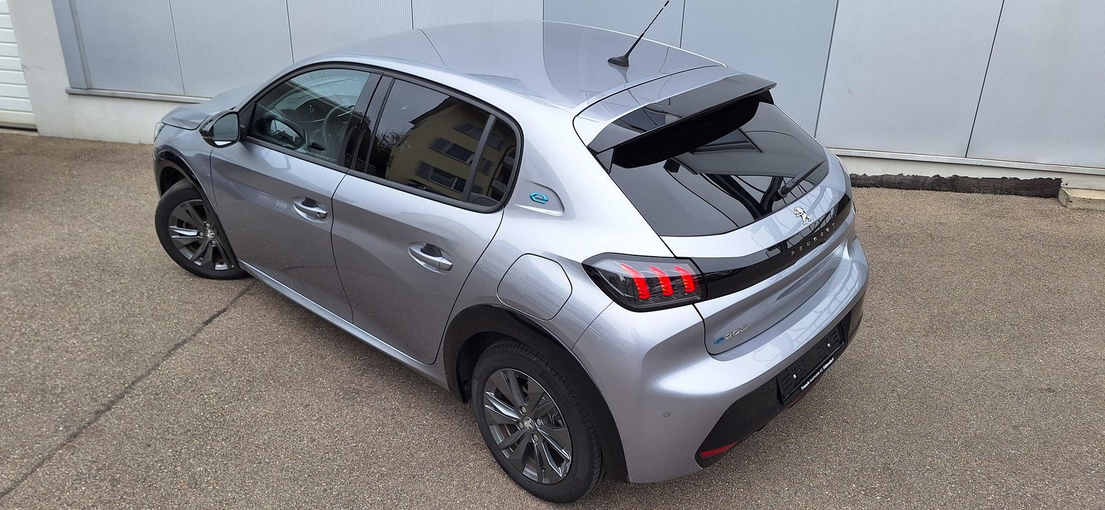 PEUGEOT 208 e-Allure 11kW 3-Phasen OBC/50kWh Batterie, Elektro, Occasion / Gebraucht, Automatik - 7