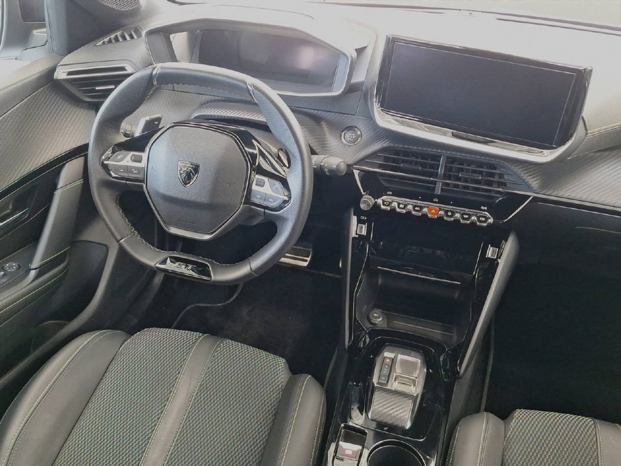 PEUGEOT 208 1.2 Hybrid 145 PS GT, Mild-Hybrid Petrol/Electric, Second hand / Used, Automatic - 7