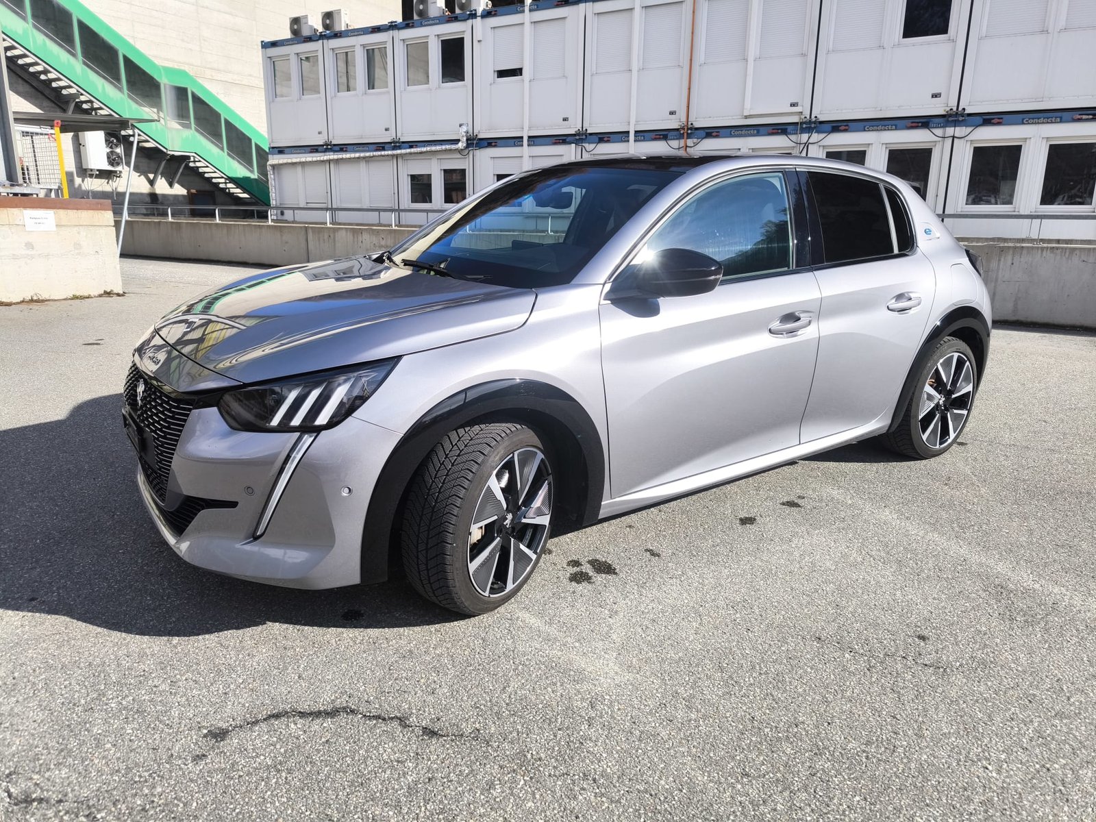 PEUGEOT 208 e-GT Pack, Électrique, Occasion / Utilisé, Automatique - 2