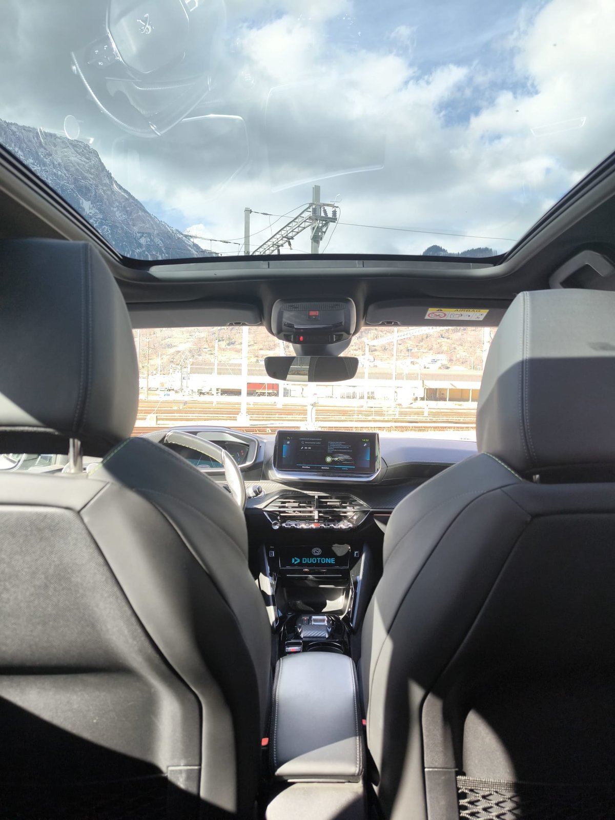 PEUGEOT 208 e-GT Pack, Électrique, Occasion / Utilisé, Automatique - 5