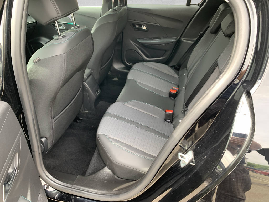 PEUGEOT 208 1.2 PureTech 100 Allure Pack, Essence, Occasion / Utilisé, Automatique - 7