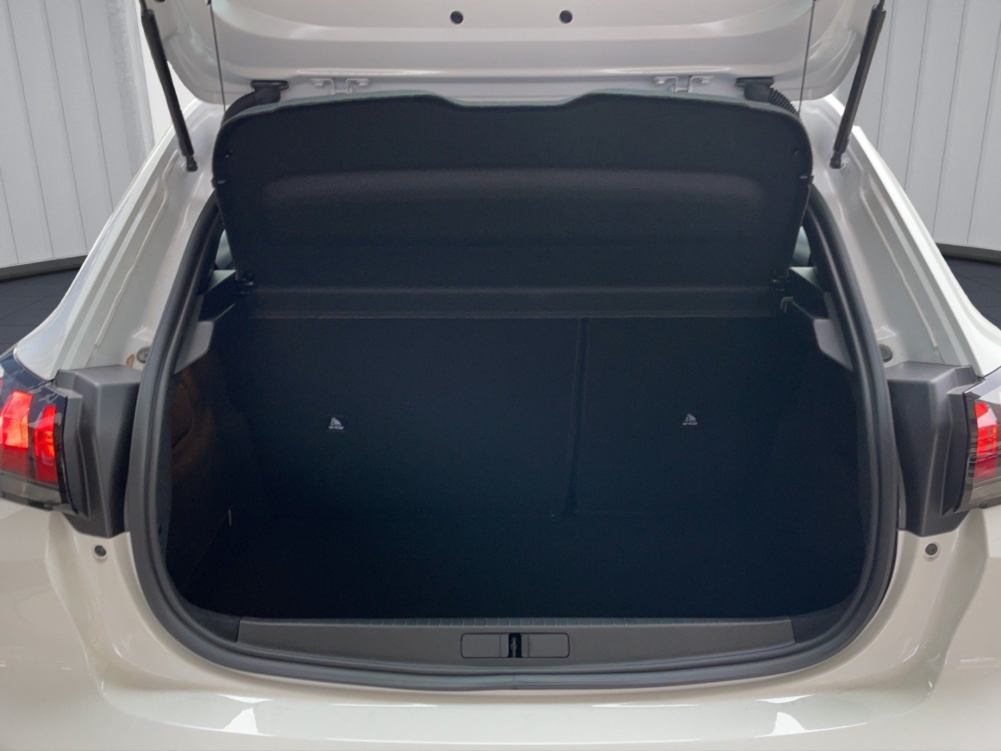 PEUGEOT 208 1.2 PureT Active Pack EAT8, Benzina, Occasioni / Usate, Automatico - 5