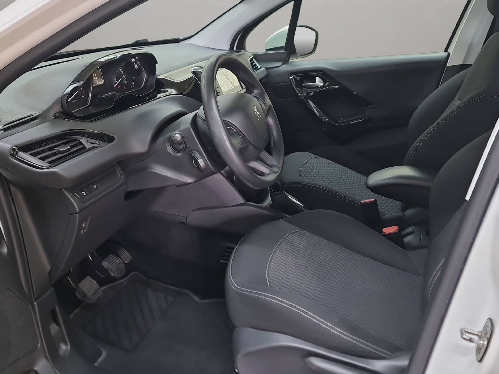PEUGEOT 208 1.2 PureTech Active S/S, Benzin, Occasion / Gebraucht, Handschaltung - 6