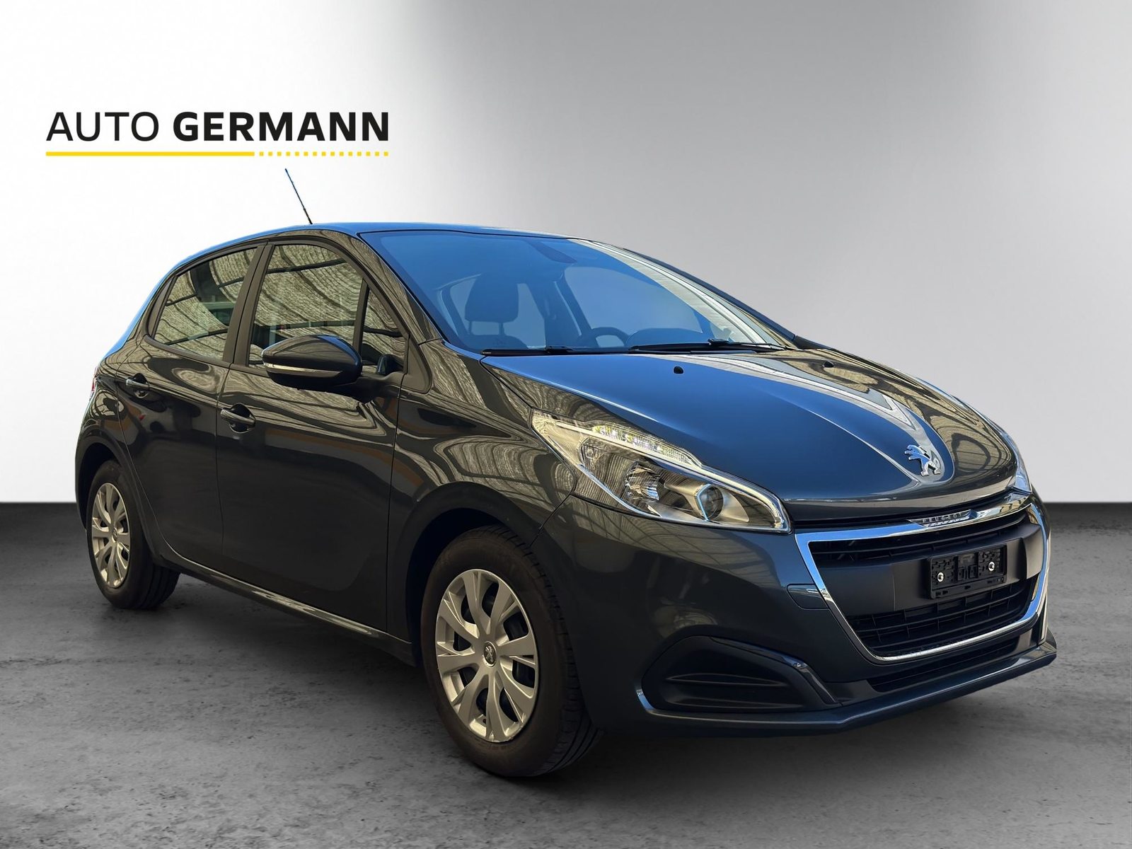 PEUGEOT 208 1.2 PureTech Allure S/S, Petrol, Second hand / Used, Automatic - 4