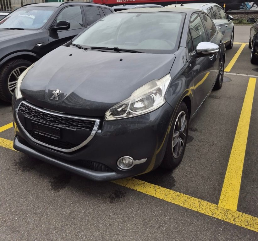 PEUGEOT 208 1.2 PureTech Active EGS S/S, Petrol, Second hand / Used, Automatic - 2
