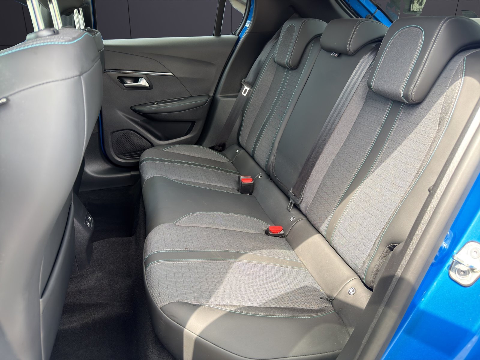 PEUGEOT 208 Elektrik Allure Pack, Elektro, Occasion / Gebraucht, Automatik - 7