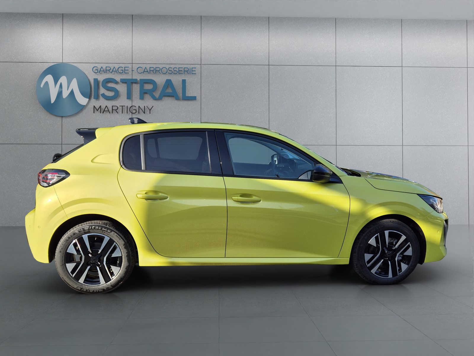 PEUGEOT 208 1.2 Hybrid Allure, Mild-Hybrid Petrol/Electric, Second hand / Used, Automatic - 6