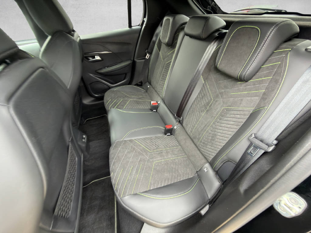 PEUGEOT 208 1.2 Hybrid 145 GT, Mild-Hybrid Benzin/Elektro, Occasion / Gebraucht, Automatik - 7