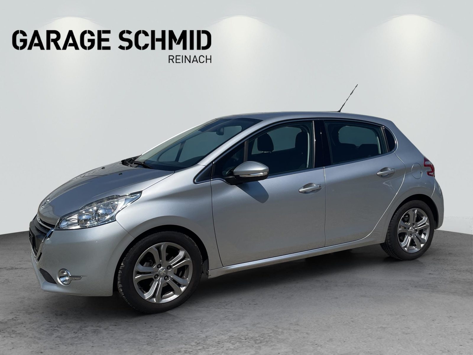 PEUGEOT 208 1.6 VTi Allure, Petrol, Second hand / Used, Manual - 3