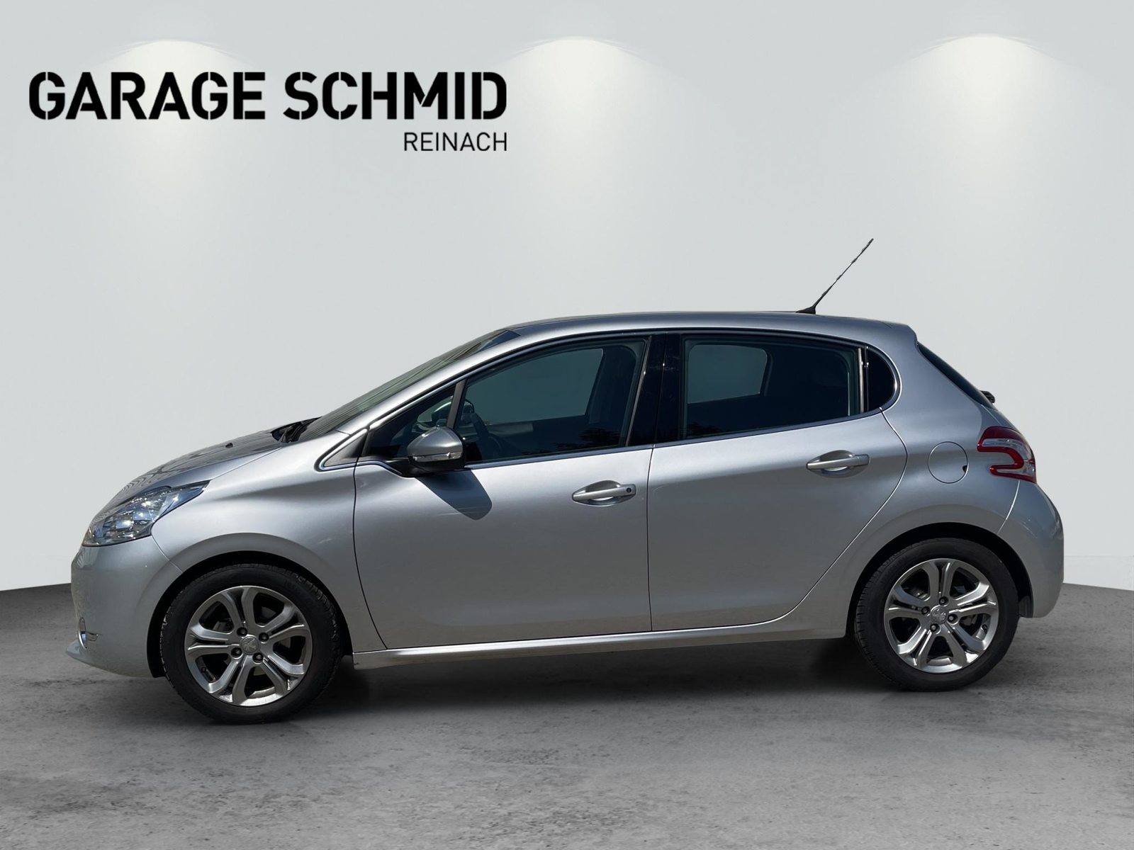 PEUGEOT 208 1.6 VTi Allure, Petrol, Second hand / Used, Manual - 4