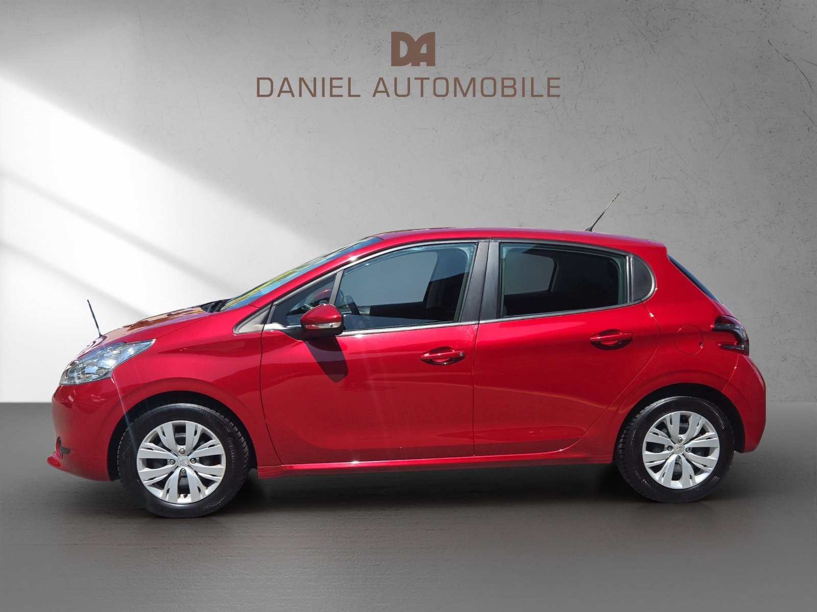 PEUGEOT 208 1.2 PureTech Access, Petrol, Second hand / Used, Manual - 4