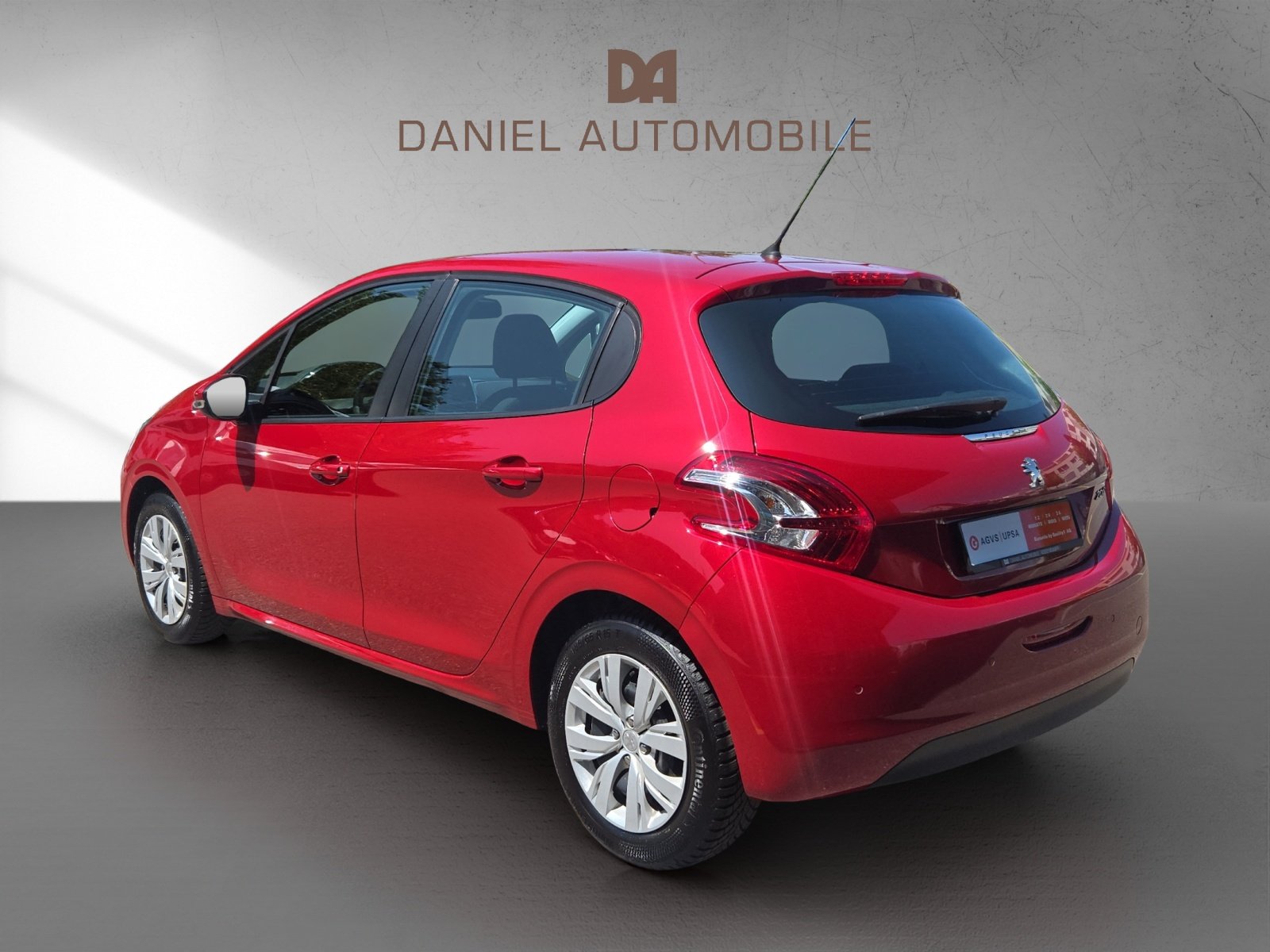 PEUGEOT 208 1.2 PureTech Access, Petrol, Second hand / Used, Manual - 5