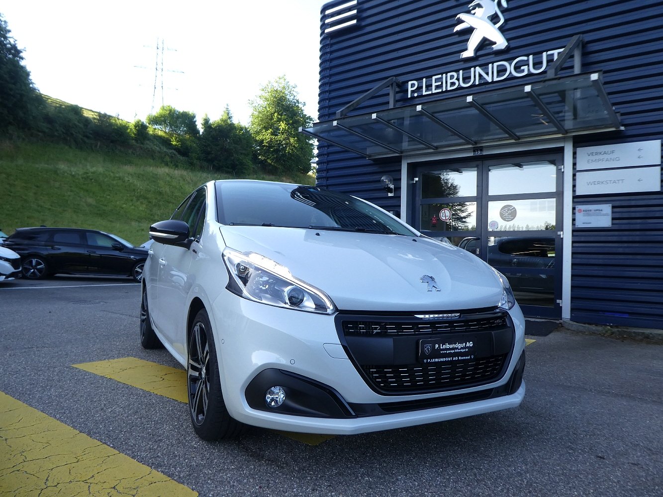 PEUGEOT 208 1.2 PureTech GT Line Automat