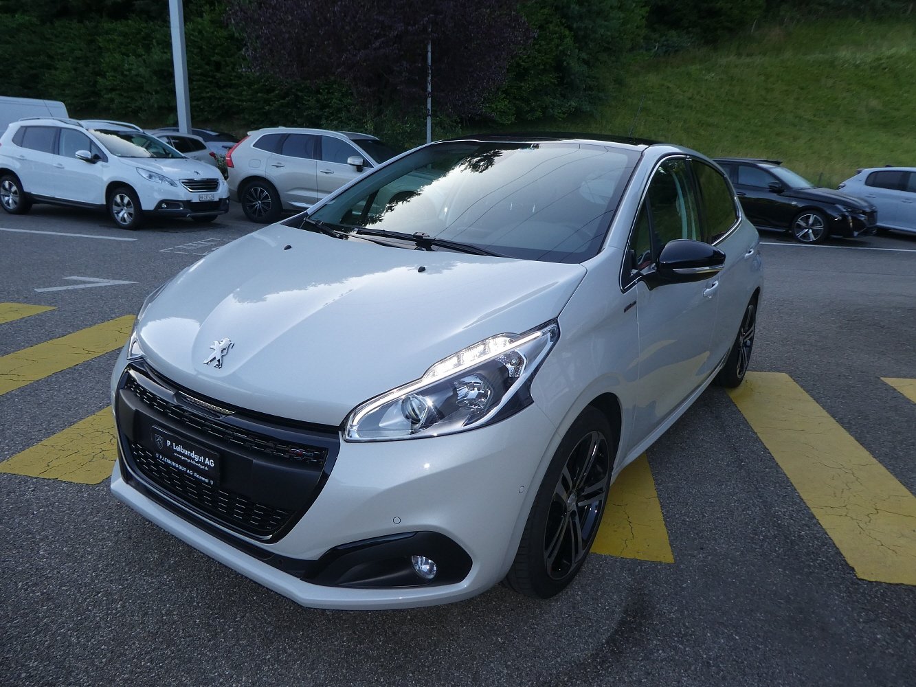 PEUGEOT 208 1.2 PureTech GT Line Automat, Petrol, Second hand / Used, Automatic - 3
