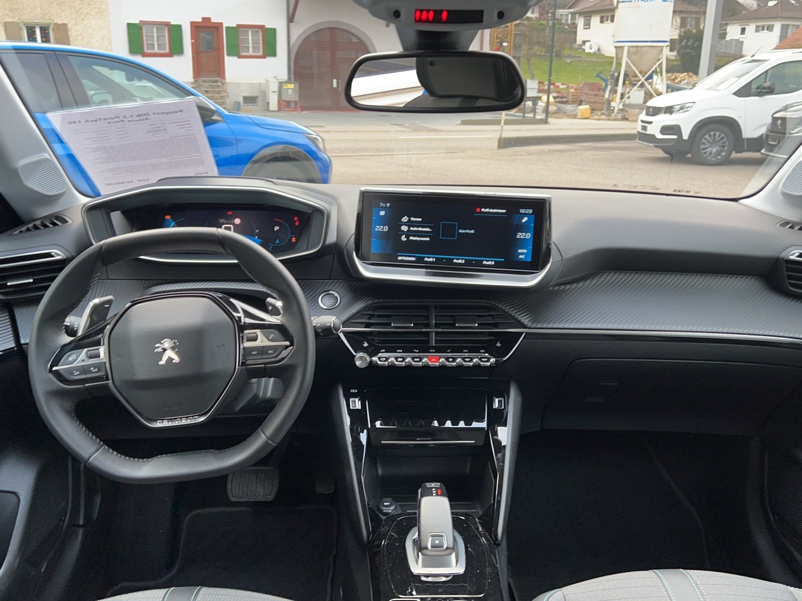 PEUGEOT 208 1.2 PureTech 130 Allure Pa, Benzin, Occasion / Gebraucht, Automatik - 6