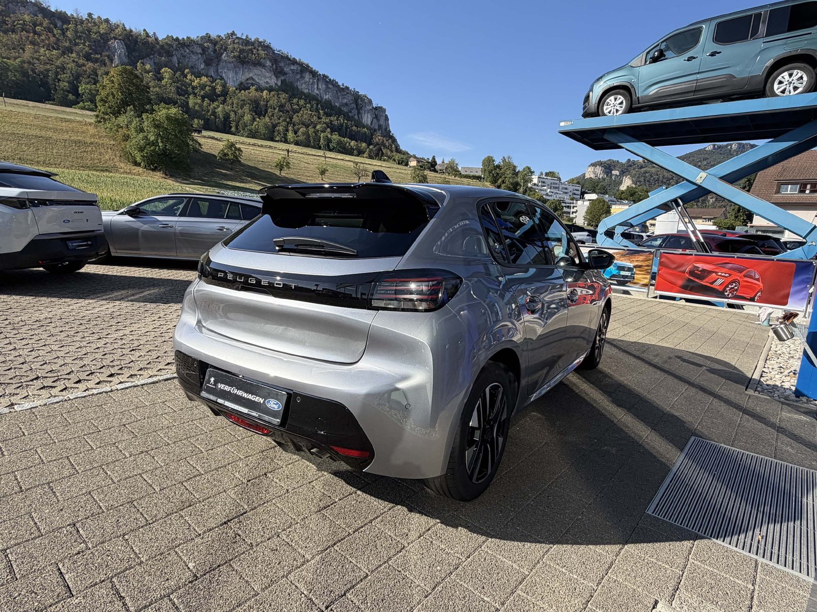 PEUGEOT 208 1.2 Hybrid Allure 5 Jahre Garantie, Hybride Léger Essence/Électricité, Occasion / Utilisé, Automatique - 4