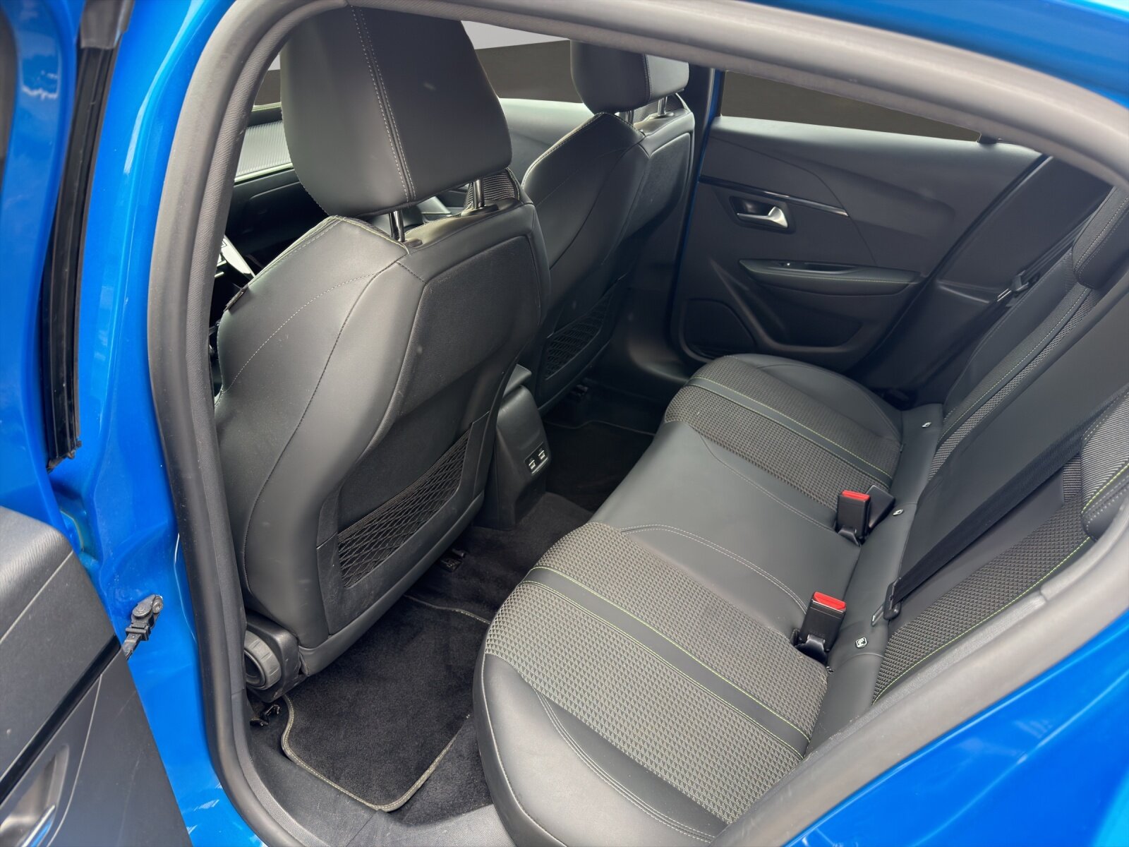 PEUGEOT 208 1.2 PureTech 130 GT Line, Benzin, Occasion / Gebraucht, Automatik - 5