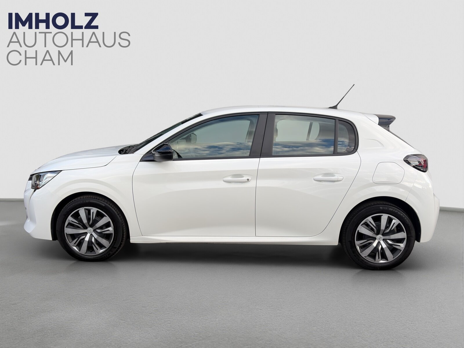 PEUGEOT 208 1.2 PureTech 100 PS Active Pack, Essence, Occasion / Utilisé, Automatique - 2