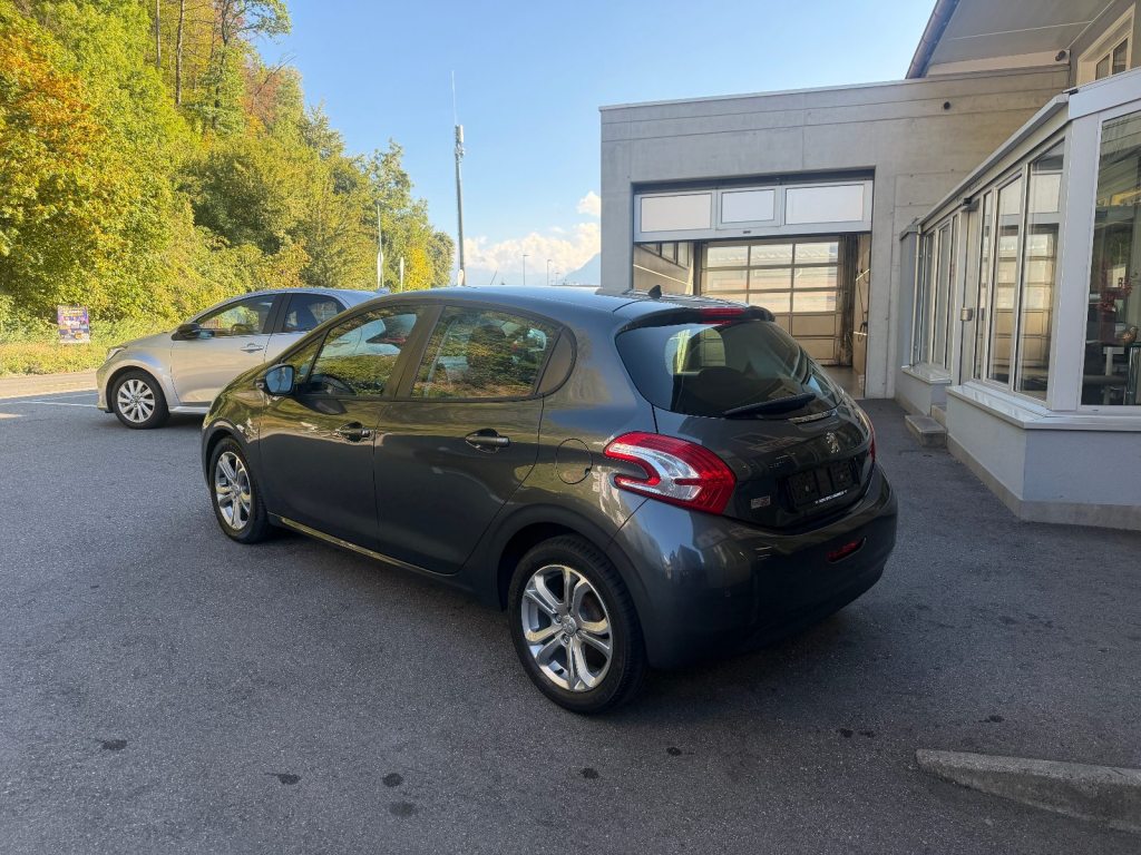 PEUGEOT 1.2 VTi Intuitive, Essence, Occasion / Utilisé, Manuelle - 3