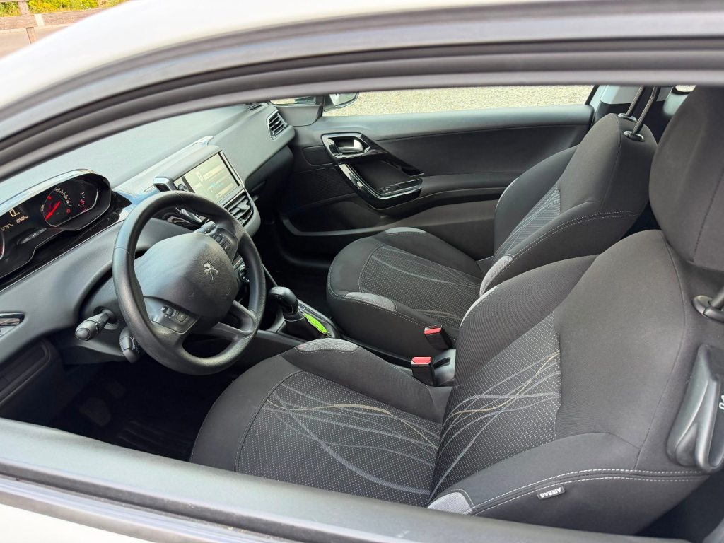 PEUGEOT 208 1.2 VTi Active, Essence, Occasion / Utilisé, Manuelle - 6