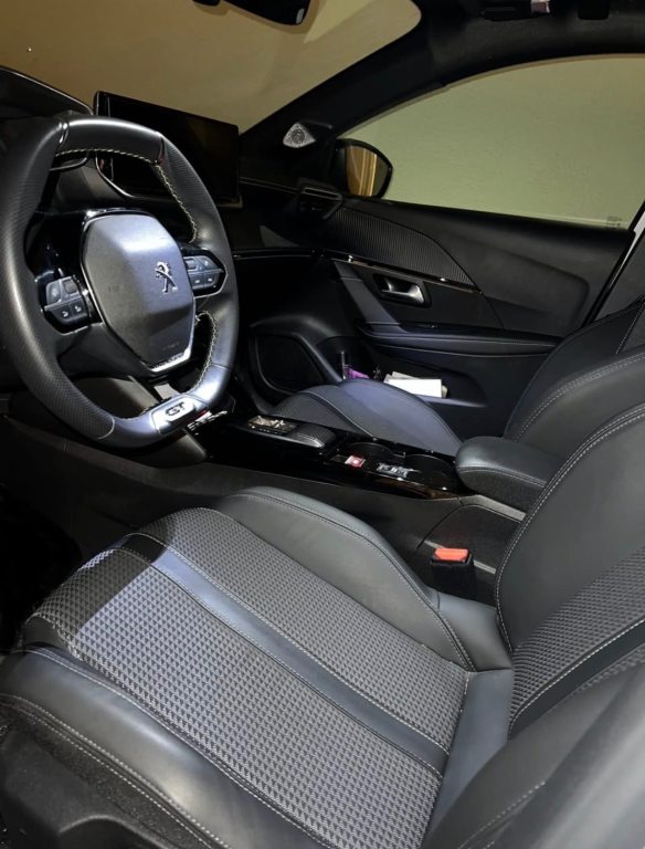 PEUGEOT 208 e-GT, Elektro, Occasion / Gebraucht, Automatik - 7