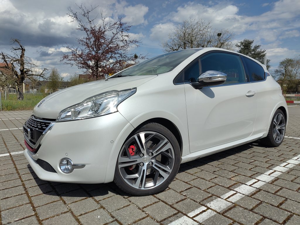 PEUGEOT 208 1.6 Turbo GTi