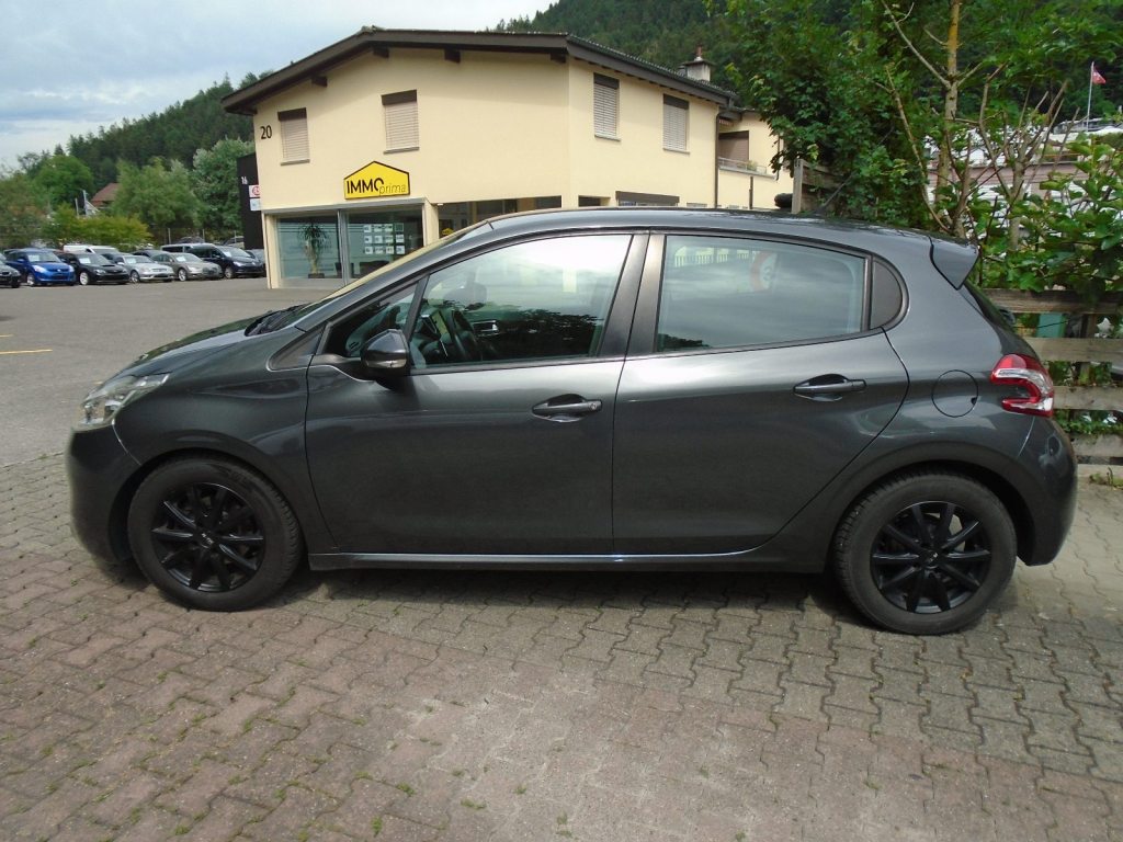 PEUGEOT 208 1.4 e-HDI Active EGS