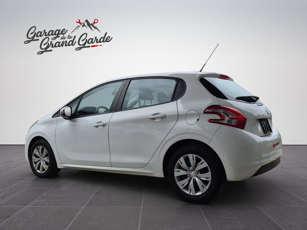 PEUGEOT 208 1.2 PureTech Access, Petrol, Second hand / Used, Manual - 4