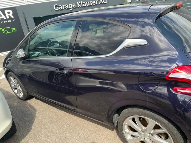 PEUGEOT 208 1.6 VTi Allure, Petrol, Second hand / Used, Manual - 4