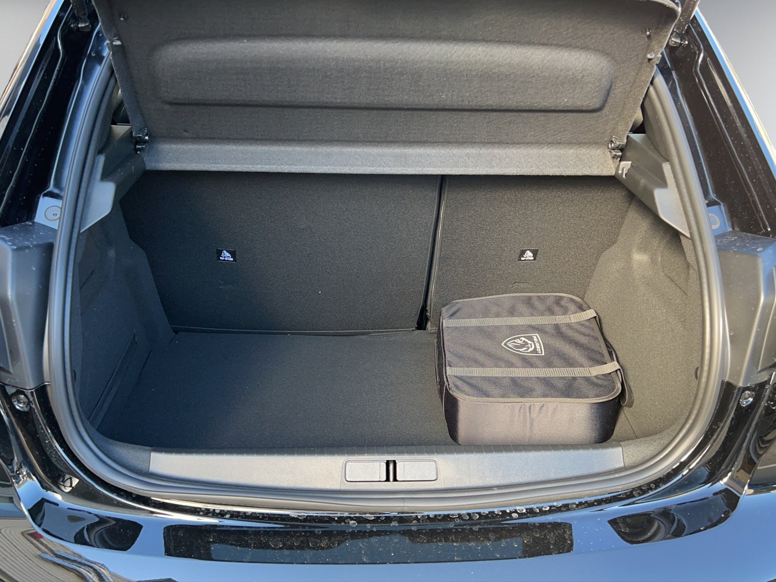 PEUGEOT 208 e-Allure Pack, Electric, Ex-demonstrator, Automatic - 6