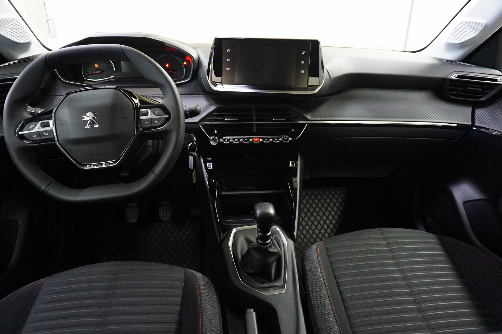 PEUGEOT 208 1.2 PureTech 100 Active Pack, Essence, Voiture de démonstration, Manuelle - 3