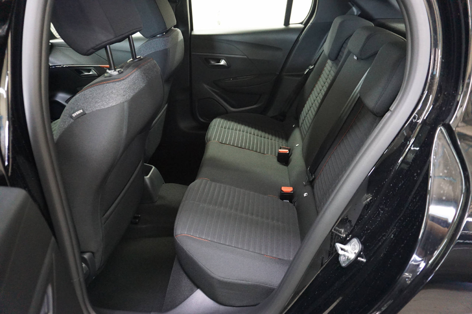 PEUGEOT 208 1.2 PureTech 100 Active Pack, Essence, Voiture de démonstration, Manuelle - 5