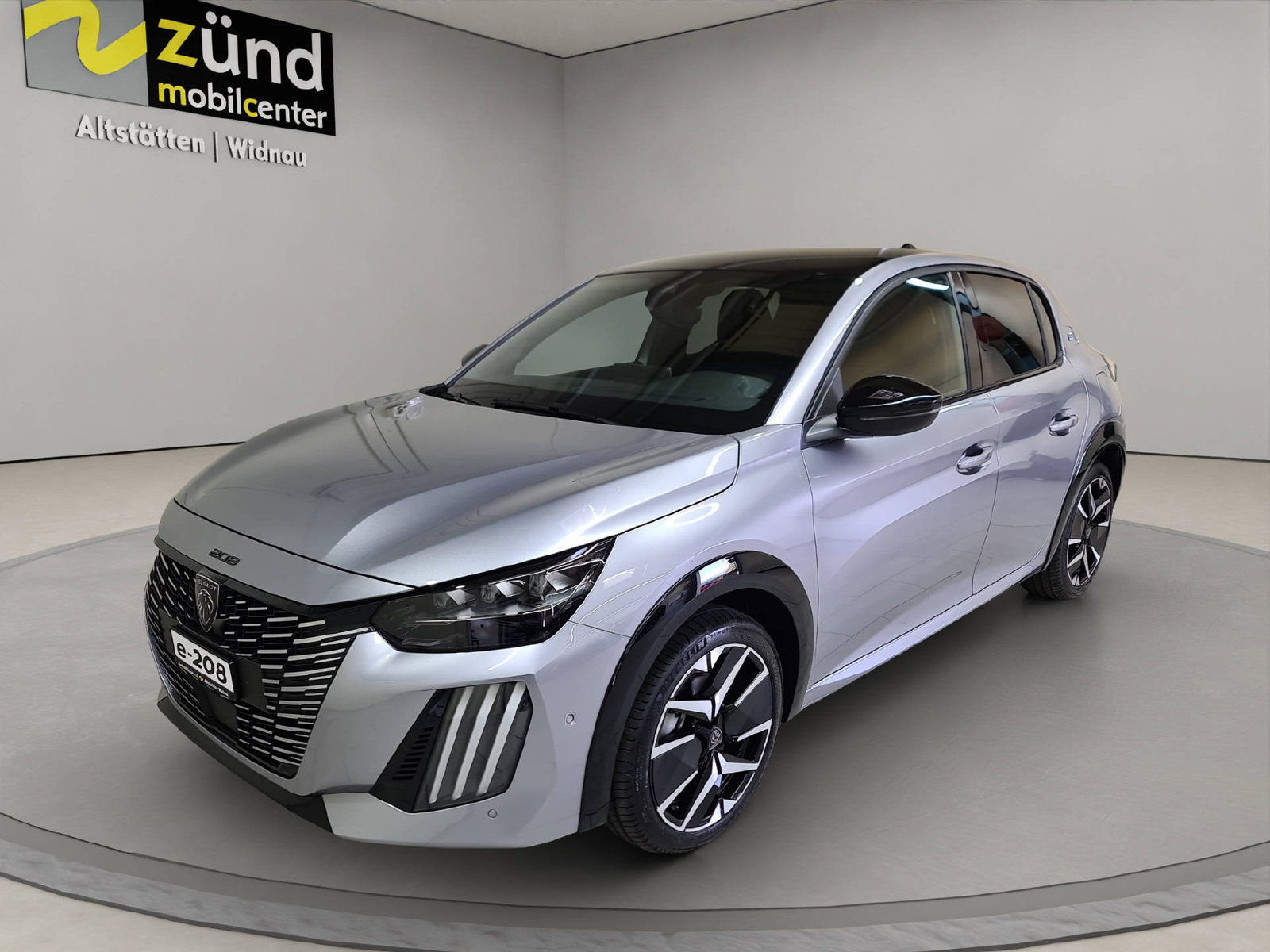 PEUGEOT E-208 GT