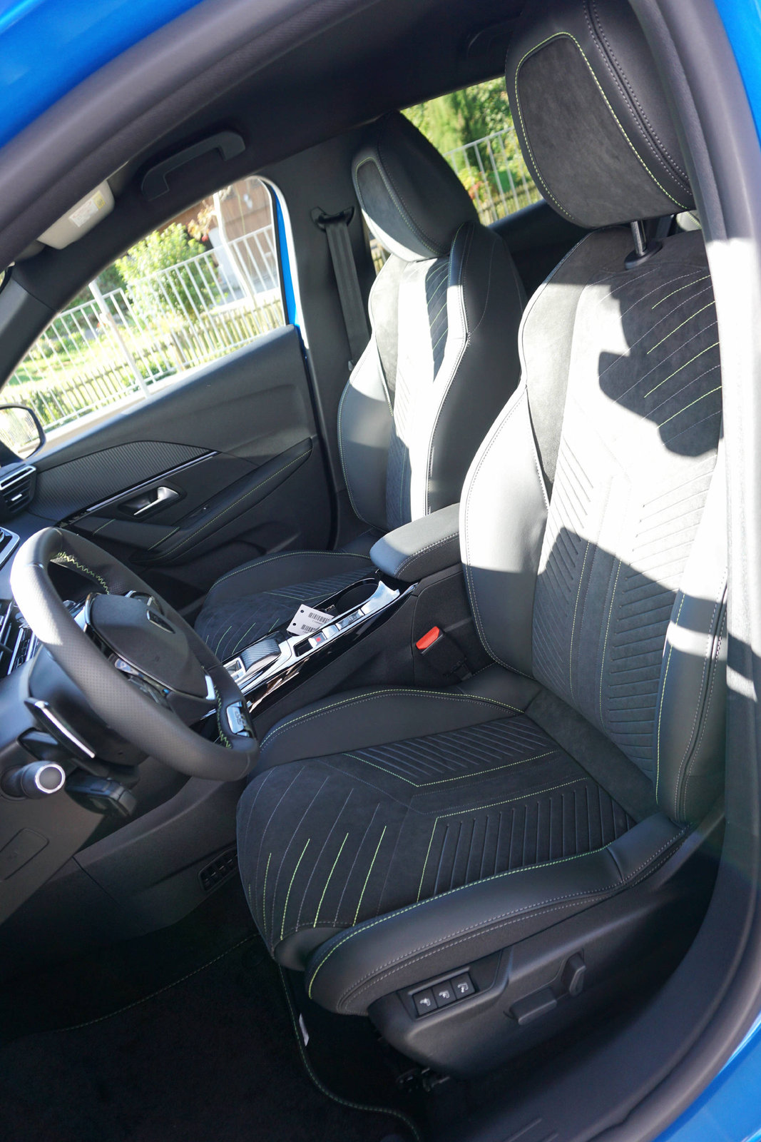 PEUGEOT 208 1.2 Hybrid GT, Mild-Hybrid Benzin/Elektro, Vorführwagen, Automatik - 7