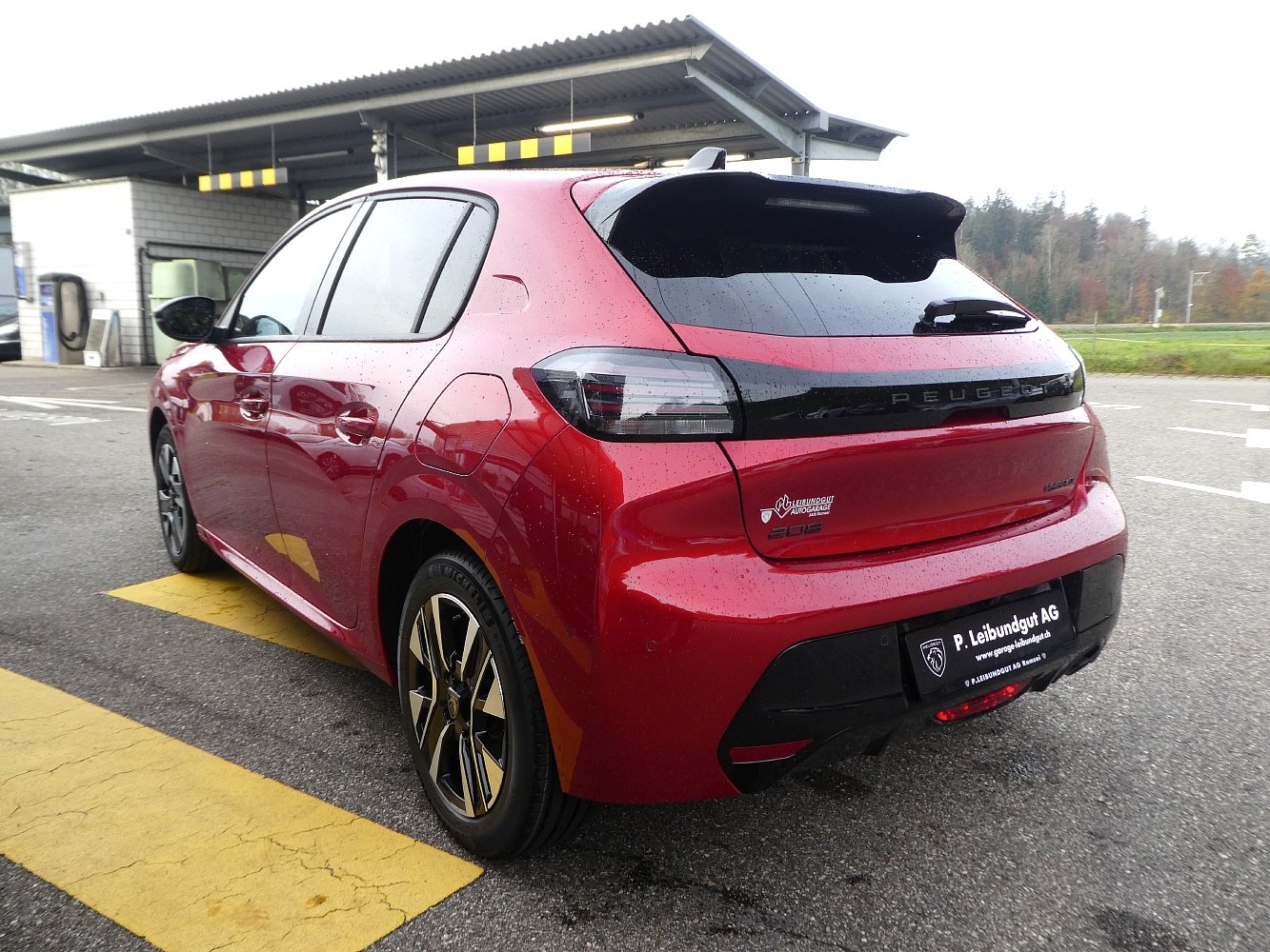 PEUGEOT 208 1.2 Hybrid Allure, Mild-Hybrid Petrol/Electric, Ex-demonstrator, Automatic - 6