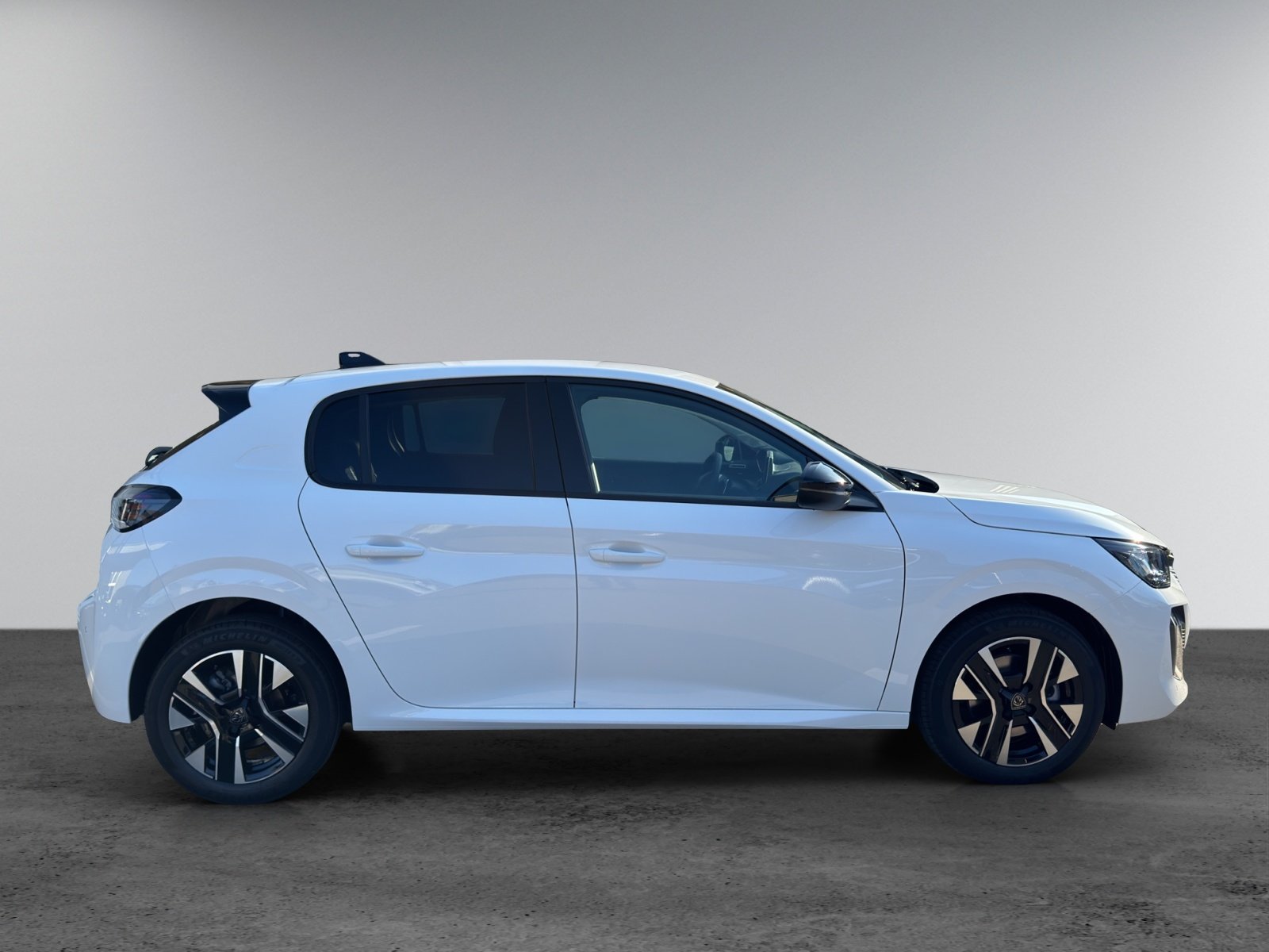 PEUGEOT 208 1.2 Hybrid Allure Premium, Voll-Hybrid Benzin/Elektro, Vorführwagen, Automatik - 2