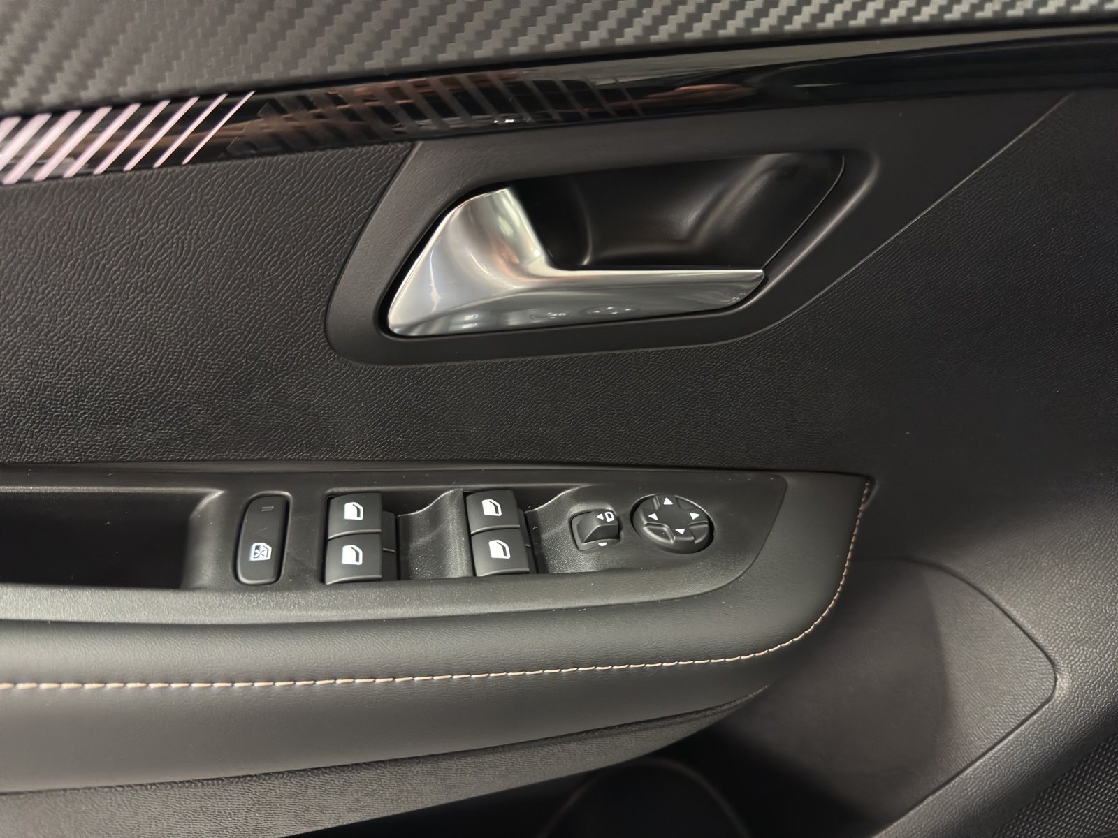 PEUGEOT 208 1.2 Hybrid Allure, Hybride Leggero Benzina/Elettrica, Auto dimostrativa, Automatico - 6