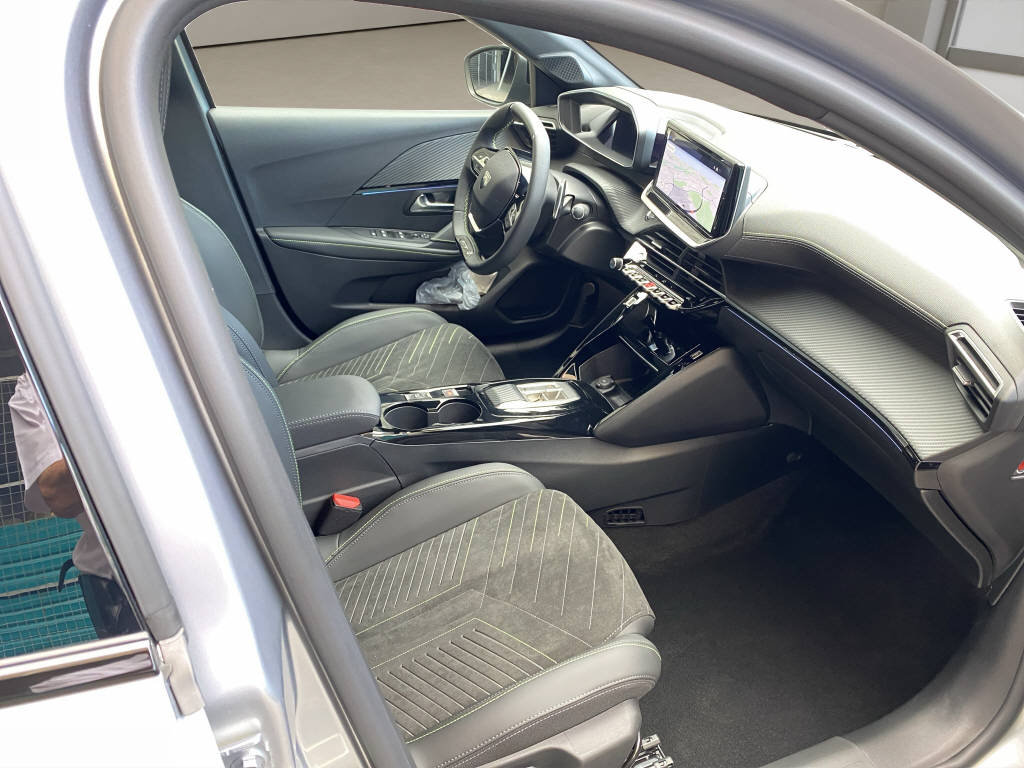 PEUGEOT 208 1.2 130ch EAT8 GT, Benzin, Vorführwagen, Automat - 5
