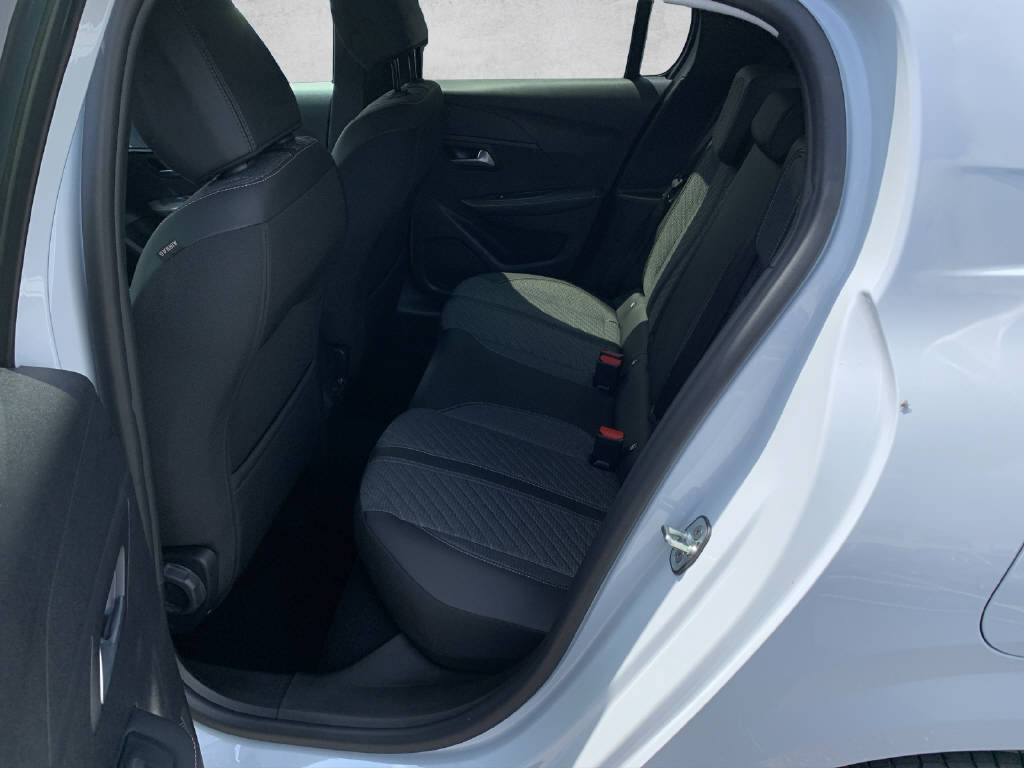 PEUGEOT 208 1.2 Hybrid Allure Premium, Mild-Hybrid Petrol/Electric, Ex-demonstrator, Automatic - 7