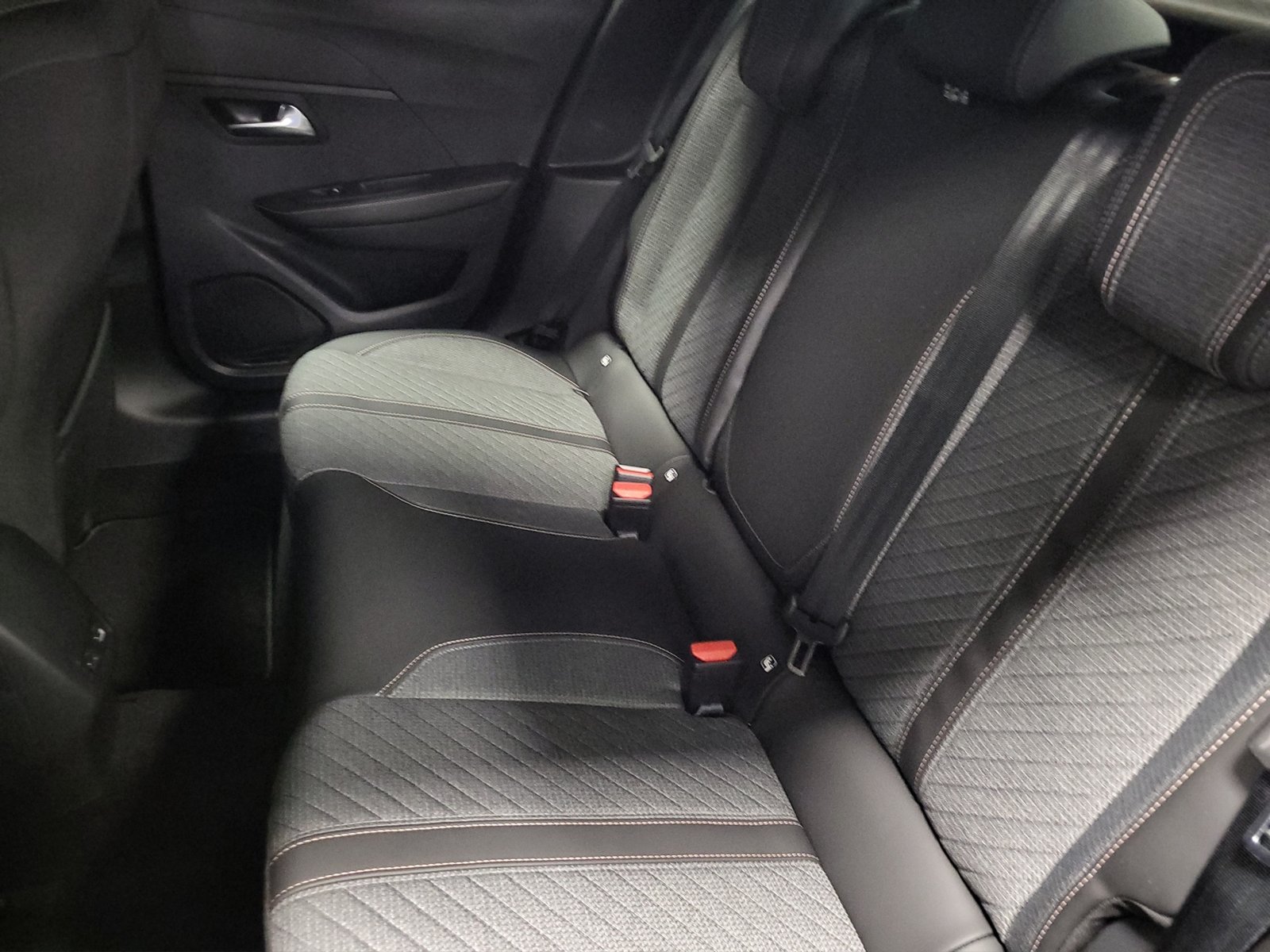 PEUGEOT 208 1.2 208 R, Petrol, Ex-demonstrator, Manual - 6