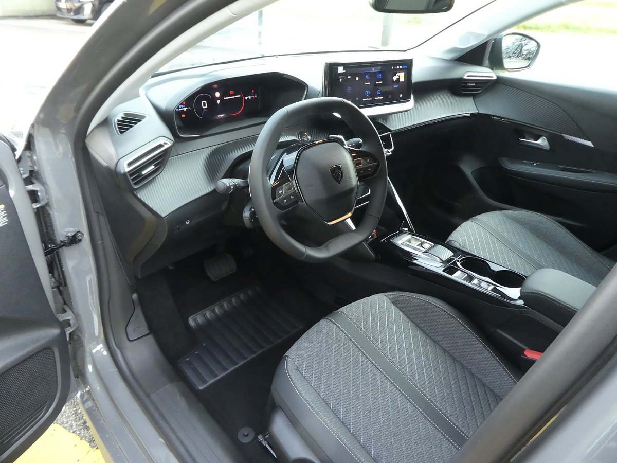 PEUGEOT 208 1.2 Hybrid Allure Premium Bern Edition, Mild-Hybrid Petrol/Electric, Ex-demonstrator, Automatic - 7