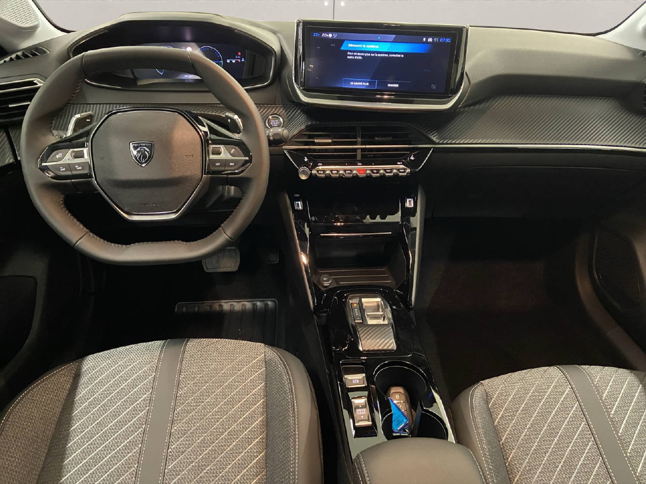 PEUGEOT 208 1.2 Hybrid Allure Premium, Hybride Léger Essence/Électricité, Voiture de démonstration, Automatique - 6