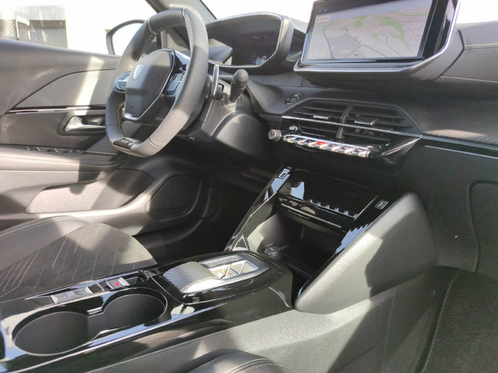 PEUGEOT 208 1.2 Hybrid GT, Mild-Hybrid Petrol/Electric, Ex-demonstrator, Automatic - 6