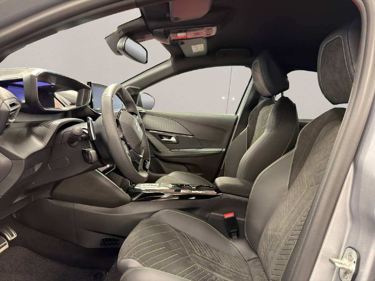 PEUGEOT 208 1.2 Hybrid GT, Hybride Léger Essence/Électricité, Voiture de démonstration, Automatique - 4