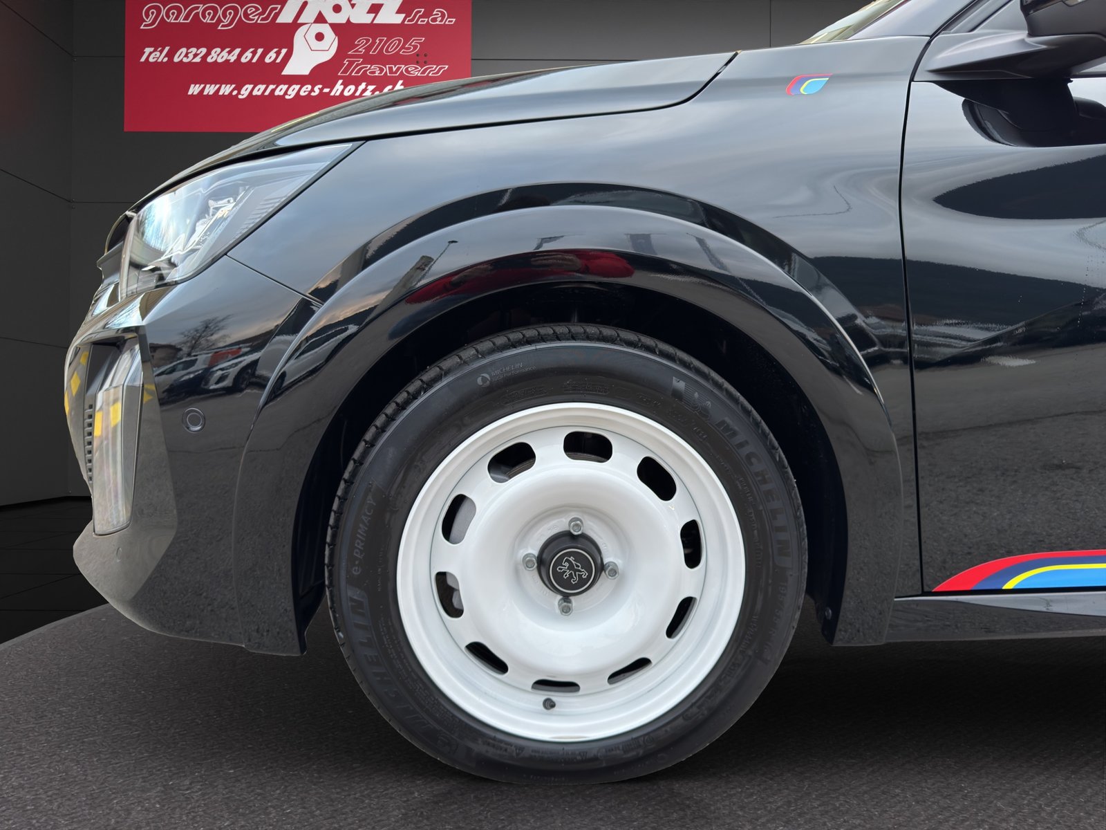 PEUGEOT 208 1.2 208 R, Petrol, Ex-demonstrator, Manual - 4