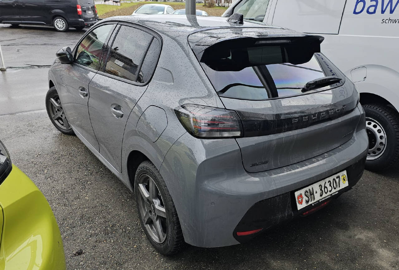 PEUGEOT 208 1.2 Hybrid Allure Premium, Hybride Léger Essence/Électricité, Voiture de démonstration, Automatique - 4